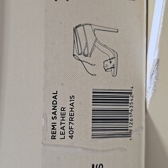 MK Remi Sandal in black - Picture 9 of 9